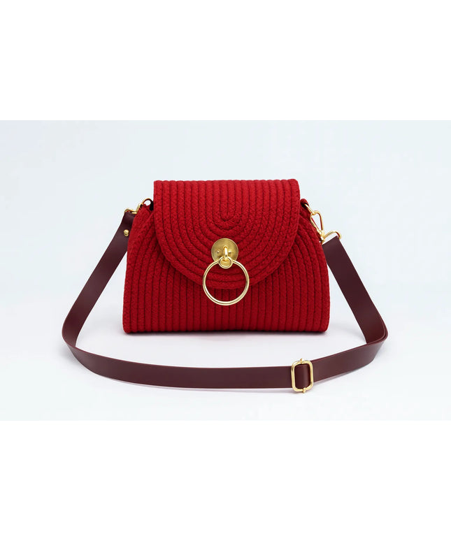 El Yapımı Kırmızı Örgü Omuz Çantası Gold Tokalı Yuvarlak Kapaklı Tasarım