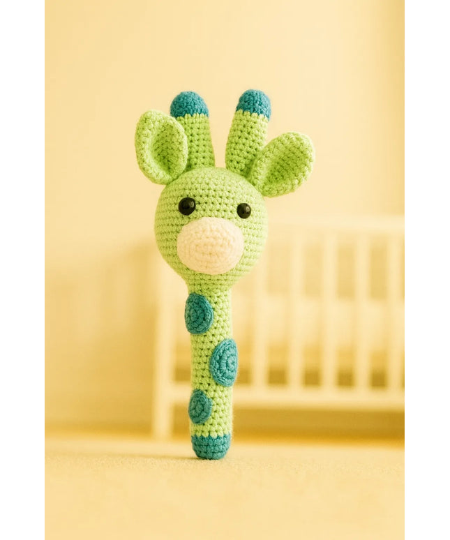 El Yapımı Yeşil Zürafa Çıngırak Amigurumi Organik Bebek Oyuncağı