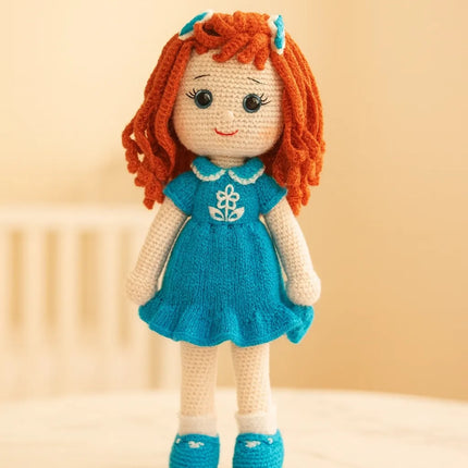 El Yapımı Amigurumi Kız Oyuncak Bebek Turkuaz Elbiseli Çiçekli İşlemeli