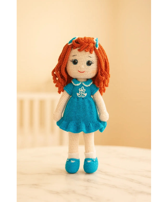 El Yapımı Amigurumi Kız Oyuncak Bebek Turkuaz Elbiseli Çiçekli İşlemeli