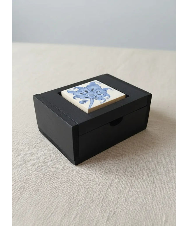 Siyah Ahşap Çerçeveli Çinili Desenli Küçük Takı Kutusu El Yapımı
