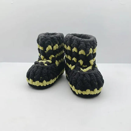 Erkek Bebek Patik Siyah Sarı Renkli 1617 Numara El Örmesi