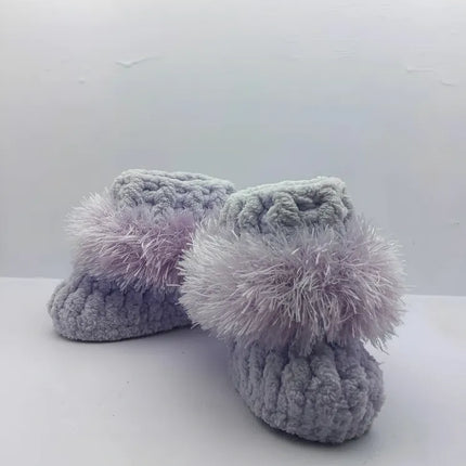 Kız Bebek Mor Renkli Ponponlu Örgü Patik 1617 Numara El Emeği