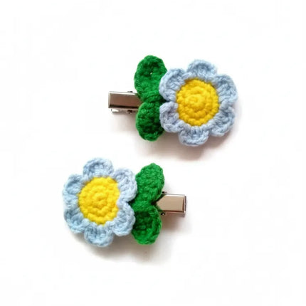 Mavi Papatya Motifli Örgü Bebek Saç Tokası Kıskaçlı El Emeği