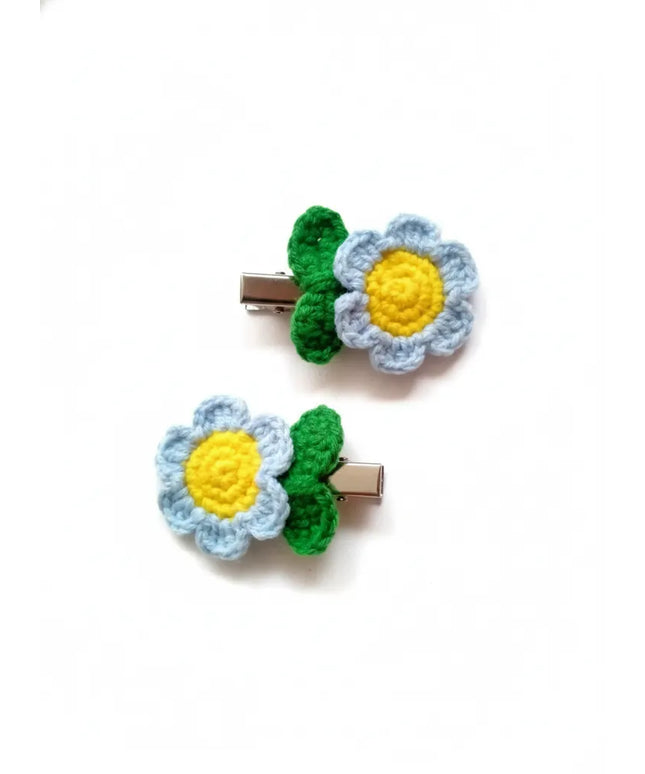 Mavi Papatya Motifli Örgü Bebek Saç Tokası Kıskaçlı El Emeği