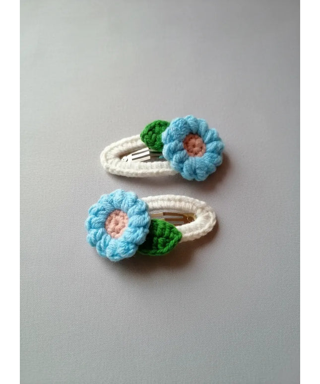 Mavi Örgü Papatya Desenli Bebek Saç Tokası (2 Adet) El Emeği