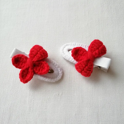 Kırmızı Örgü Çiçek Detaylı Kız Çocuk Kıskaçlı Saç Tokası (2 Adet)