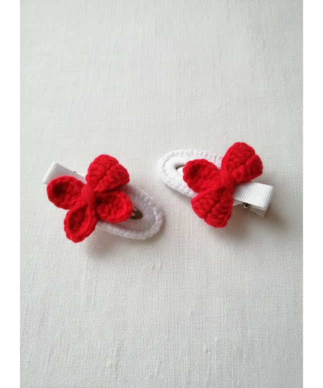 Kırmızı Örgü Çiçek Detaylı Kız Çocuk Kıskaçlı Saç Tokası (2 Adet)