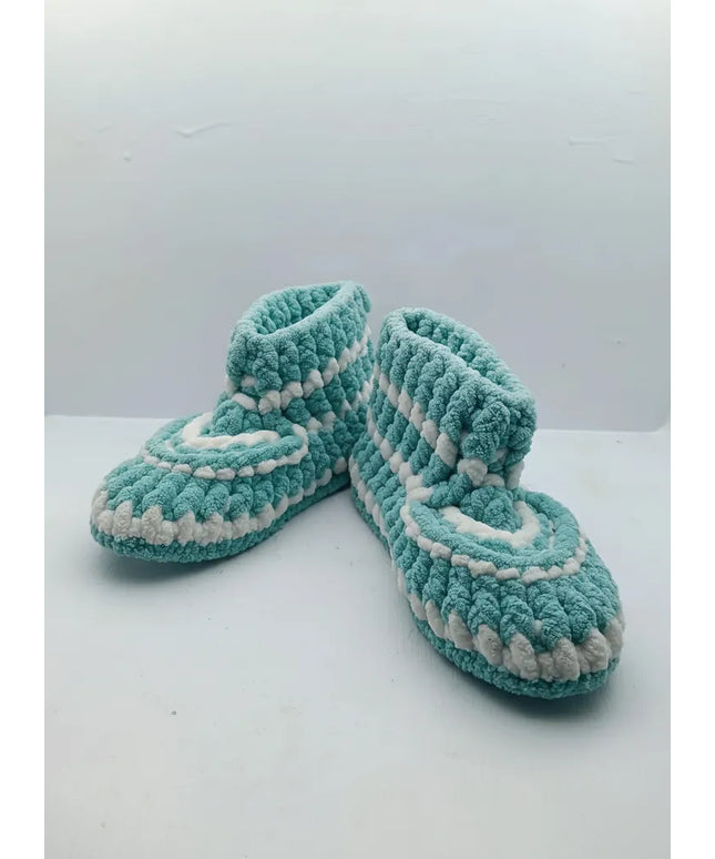 Mavi ve Beyaz Örgü Çocuk Ev Patiği 2829 Numara El Emeği