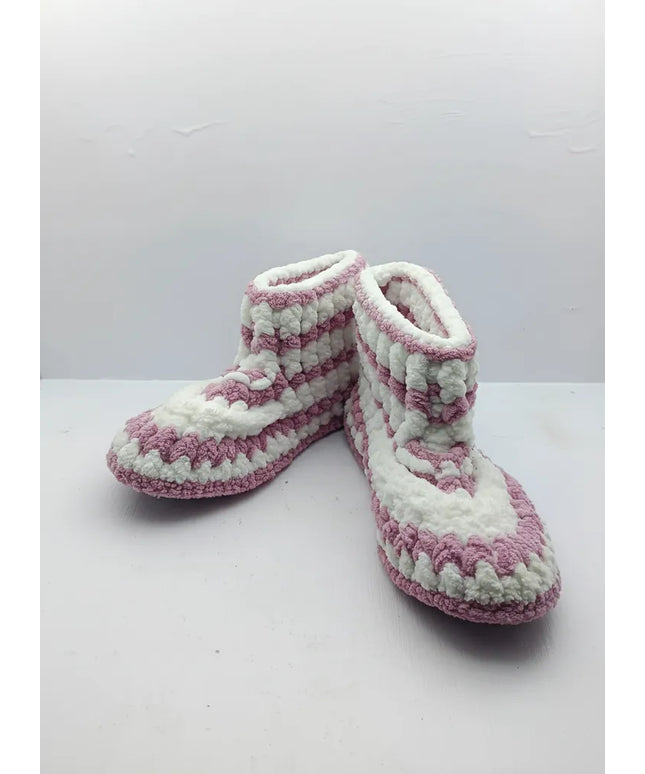 Kız Çocuk Pembe Beyaz Örgü Ev Patiği 3031 Numara El Emeği