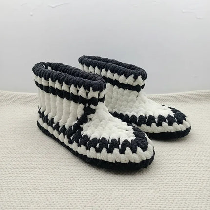 Siyah Beyaz Örgü Çeyizlik Patik Yumuşak Dokulu Kadın Ev Terliği