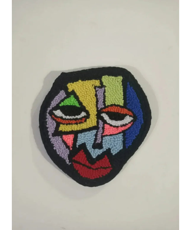 Soyut Yüz Desenli Punch Nakışı Bardak Altlığı Sürreal Tablo