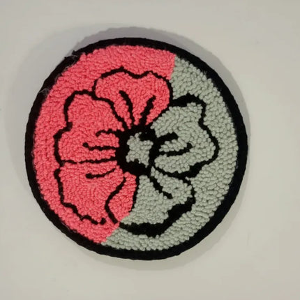 Pembe ve Yeşil Çiçek Desenli Bardak Altlığı Punch Nakışı El Yapımı