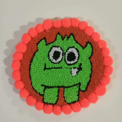 Yeşil Renkli Canavar Figürlü Bardak Altlığı Punch Nakışı El Yapımı