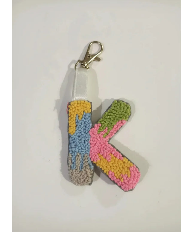 Punch Nakışı K Harfi Anahtarlık Çok Renkli ve El Yapımı