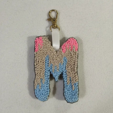 Örme M Harfi Anahtarlık Pembe Mavi ve Bej Renkli El Yapımı