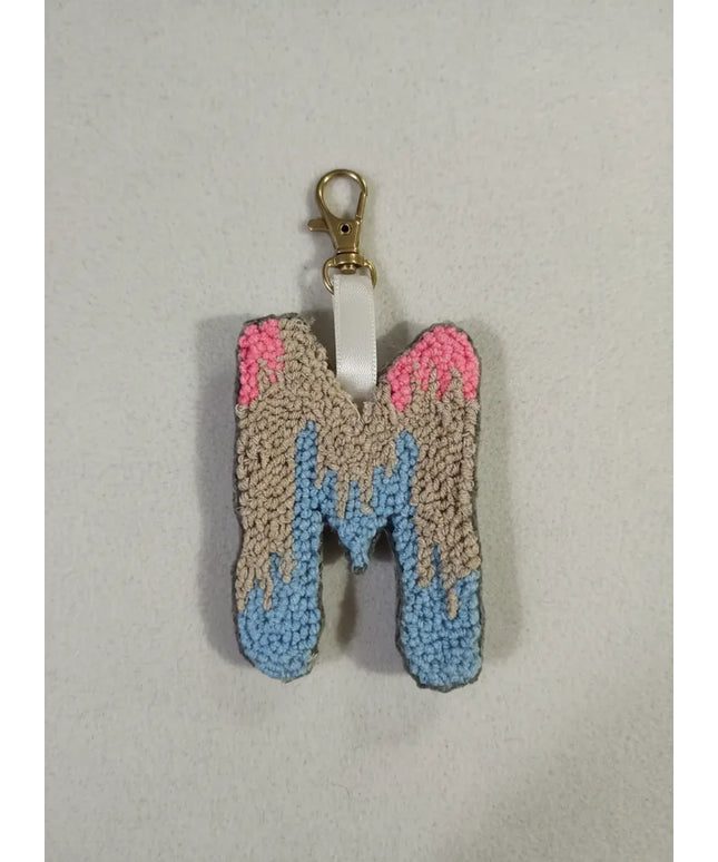 Örme M Harfi Anahtarlık Pembe Mavi ve Bej Renkli El Yapımı
