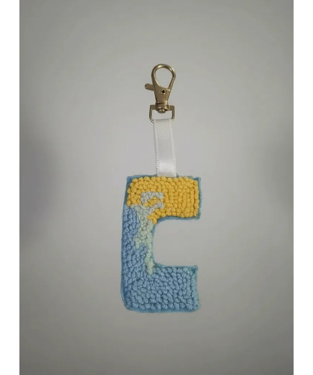 Mavi ve Sarı Renkli C Harfi Punch Nakışı Anahtarlık El Yapımı