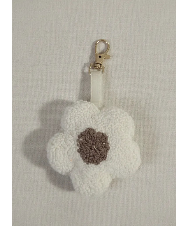Beyaz ve Kahverengi Çiçek Motifli Ponpon Anahtarlık El Yapımı