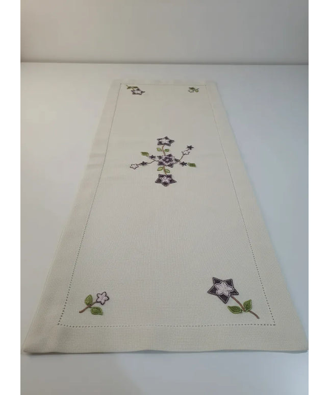 Krem Rengi Mor Çiçek Desenli İğne Oyası Detaylı Runner 40x105 cm