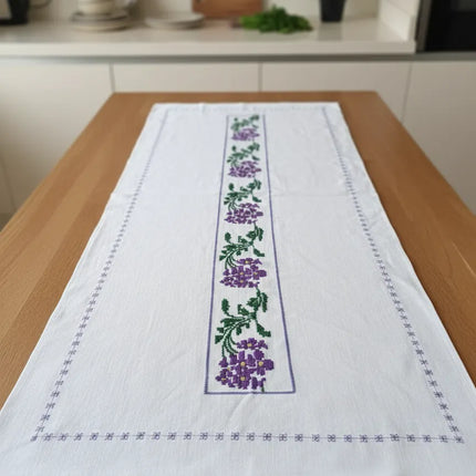 Mor Çiçek Desenli Beyaz Runner El Yapımı Nakışlı Masa Örtüsü