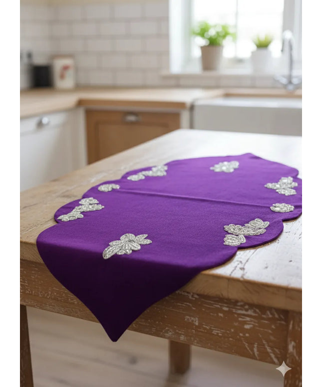 Mor Kadife Üzerine Gümüş İşlemeli DekoratifRunner