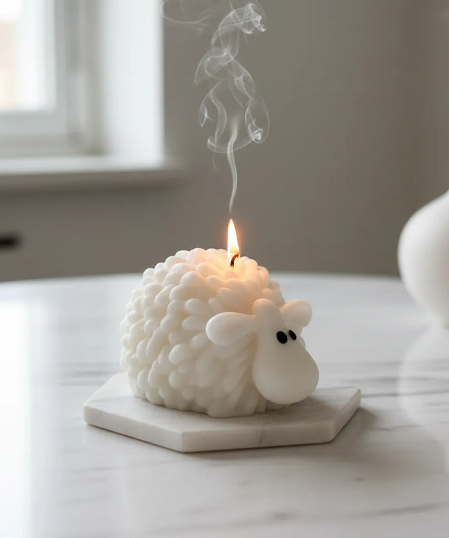 Beyaz Kuzu Tasarımlı Dekoratif Mum Doğal ve El Yapımı